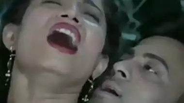 Gita Aur Seeta Hindi Porn Mp4 - Pain Turns Into Heavenly Pleasure Satisfying Geeta indian sex tube