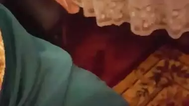 Desi cute girl suck her bf dick