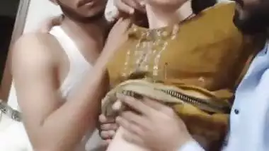 Two Hyderabad boys and a hot babe’s live xxx video