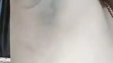 Desi nude Chennai lady presses her naked boobs